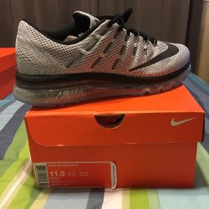 NIKE AIRMAX 2016 11.5 NEW BLACK/WHITE